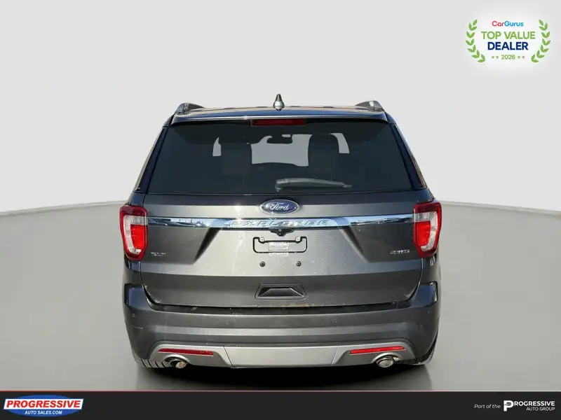 2017 Ford Explorer XLT, šedá, 132 309 km, dovoz Kanada — foto 4 z 12