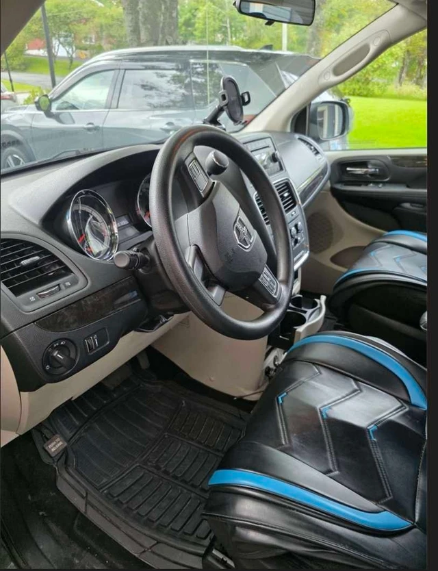 2013 Dodge Caravan, 109 000 km, dovoz Kanada — foto 2 z 3