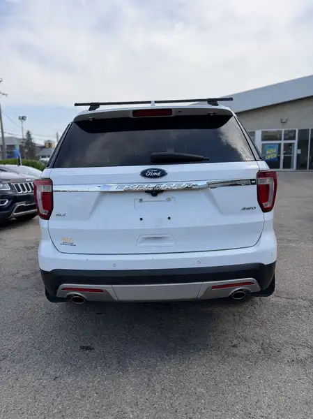 2017 Ford Explorer XLT 4dr 4x4 Automatic, bílá, 116 341 km, dovoz Kanada — foto 7 z 12