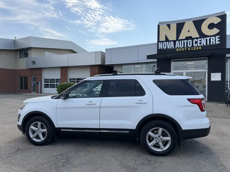 2017 Ford Explorer XLT 4dr 4x4 Automatic, bílá, 116 341 km, dovoz Kanada — foto 9 z 12