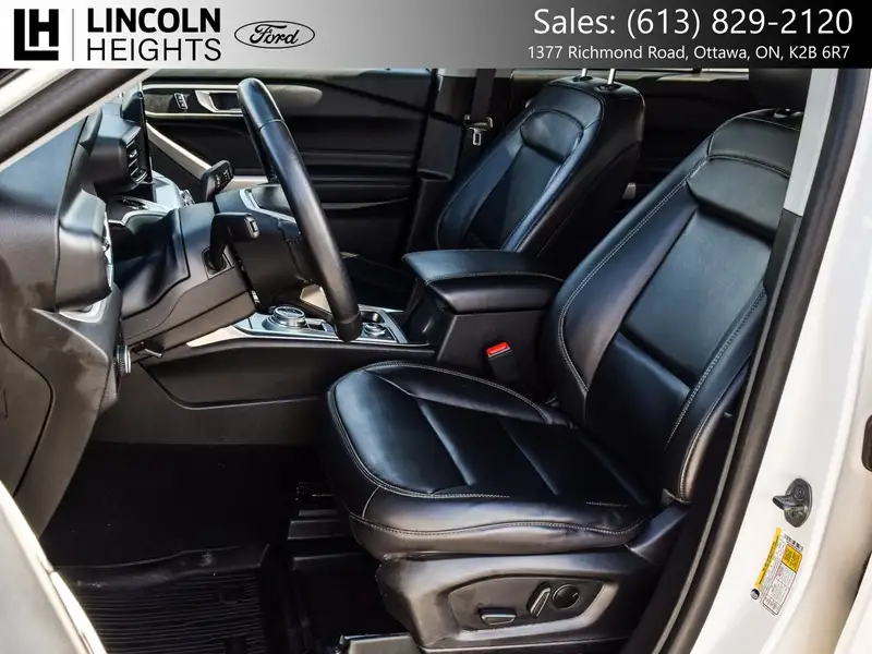 2023 Ford Explorer, bílá, 72 500 km, dovoz Kanada — foto 11 z 12