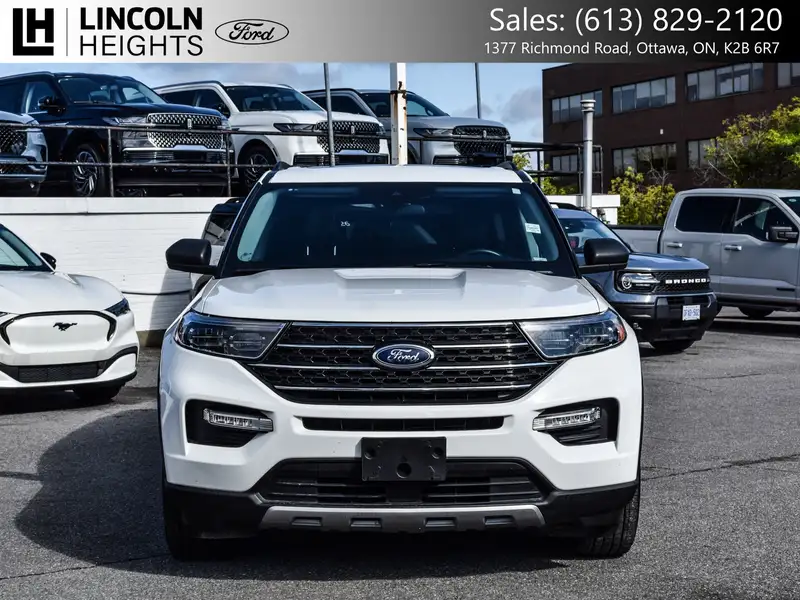 2023 Ford Explorer, bílá, 72 500 km, dovoz Kanada — foto 2 z 12