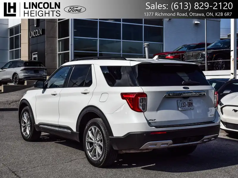 2023 Ford Explorer, bílá, 72 500 km, dovoz Kanada — foto 4 z 12