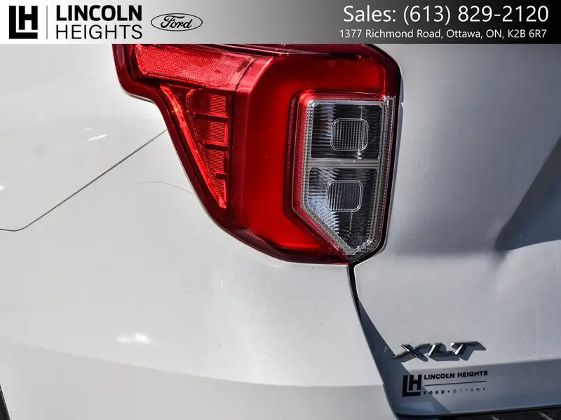 2023 Ford Explorer, bílá, 72 500 km, dovoz Kanada — foto 6 z 12