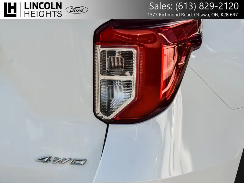 2023 Ford Explorer, bílá, 72 500 km, dovoz Kanada — foto 7 z 12