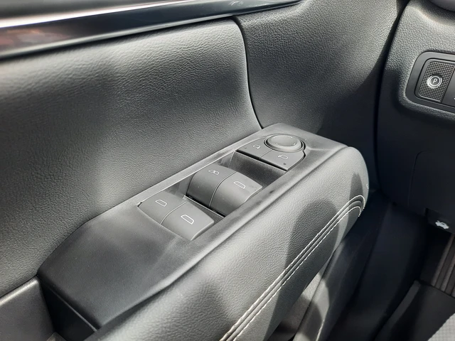 2027 GMC Terrain Elevation, červená, dovoz Kanada — foto 10 z 20