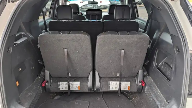2017 Ford Explorer XLT, bílá, 147 270 km, dovoz Kanada — foto 11 z 12