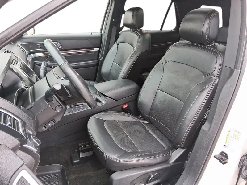 2017 Ford Explorer LIMITED, bílá, 178 001 km, dovoz Kanada — foto 8 z 12