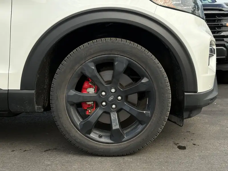 2023 Ford Explorer ST, bílá, 45 441 km, dovoz Kanada — foto 7 z 12
