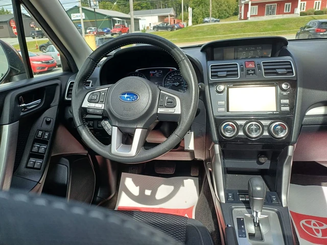 2017 Subaru Forester, červená, 212 902 km, dovoz Kanada — foto 9 z 11
