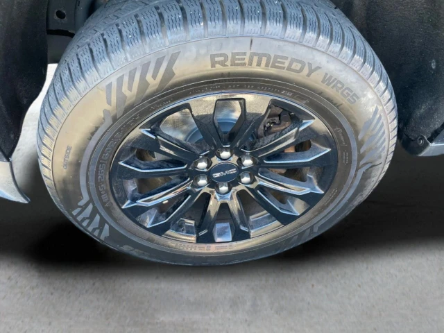 2021 GMC Canyon Elevation, černá, 133 701 km, dovoz Kanada — foto 9 z 17