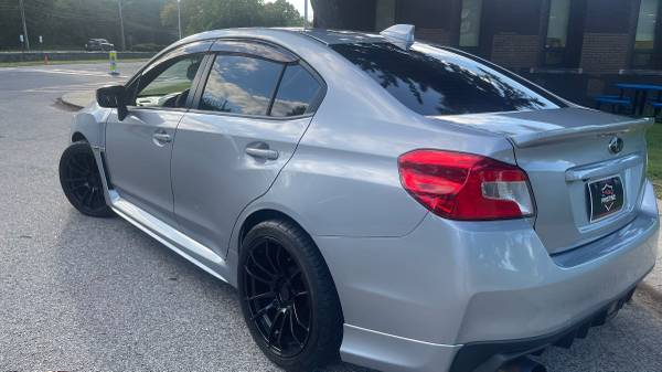 2017 Subaru, dovoz USA — foto 8 z 12