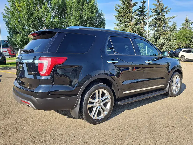 2017 Ford Explorer Limited, černá, 147 769 km, dovoz Kanada — foto 9 z 12