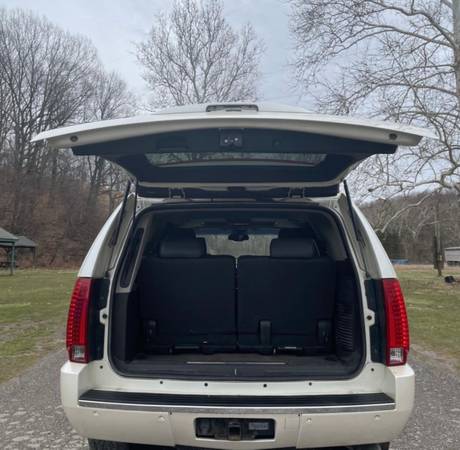 2012 Cadillac, dovoz USA — foto 8 z 12