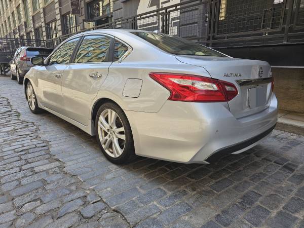 2016 Nissan, dovoz USA — foto 4 z 7