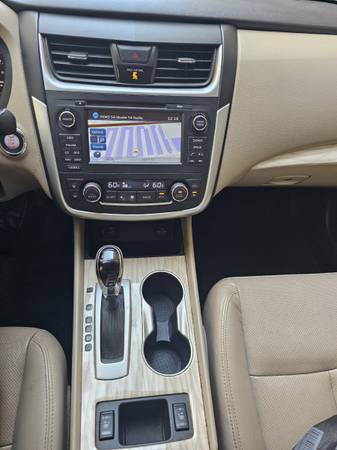 2016 Nissan, dovoz USA — foto 7 z 7