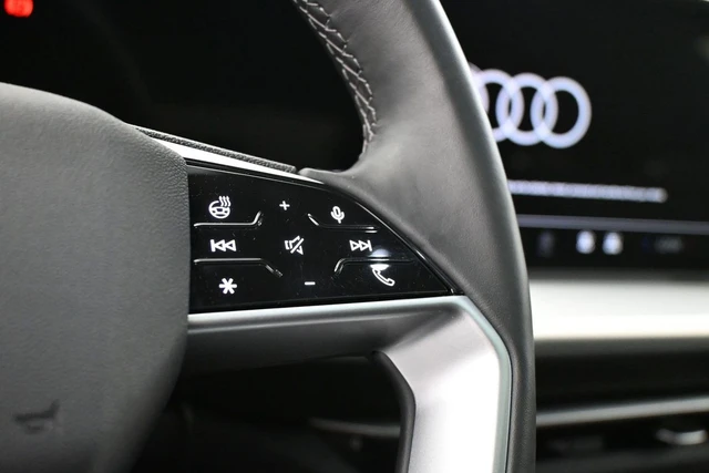 2025 Audi Q5 Progressiv, šedá, 28 599 km, dovoz Kanada — foto 13 z 20