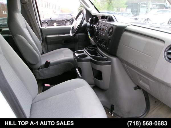 2014 Ford, dovoz USA — foto 11 z 12