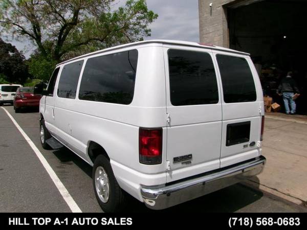 2014 Ford, dovoz USA — foto 3 z 12