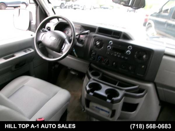 2014 Ford, dovoz USA — foto 8 z 12