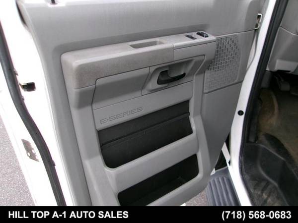 2014 Ford, dovoz USA — foto 9 z 12