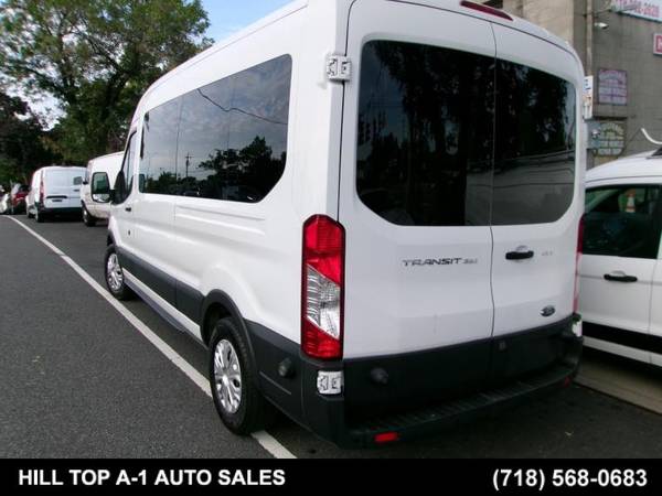 2016 Ford, dovoz USA — foto 3 z 12