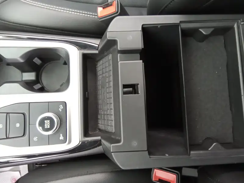 2022 Ford Explorer ST, 138 604 km, dovoz Kanada — foto 12 z 12