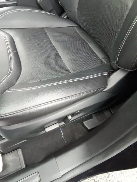 2022 Ford Explorer ST, 138 604 km, dovoz Kanada — foto 9 z 12