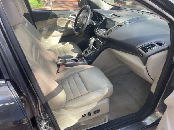 2015 Ford, dovoz USA — foto 11 z 12