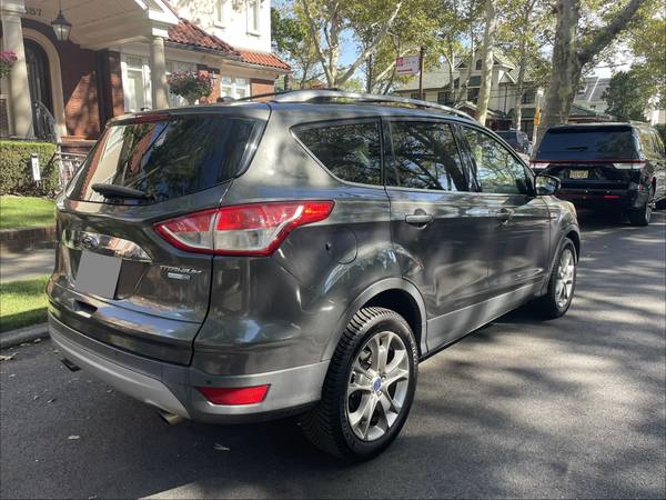 2015 Ford, dovoz USA — foto 7 z 12