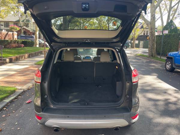 2015 Ford, dovoz USA — foto 8 z 12
