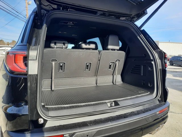 2026 GMC Acadia ELEVATION, černá, 11 km, dovoz Kanada — foto 8 z 20