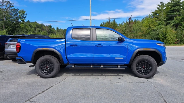 2026 GMC Canyon ELEVATION, modrá, dovoz Kanada — foto 5 z 20