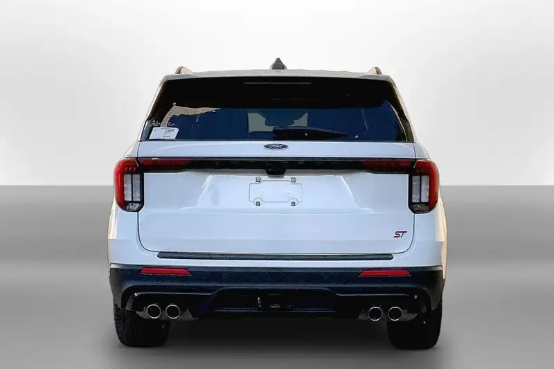 2026 Ford Explorer ST, bílá, 30 km, dovoz Kanada — foto 5 z 12