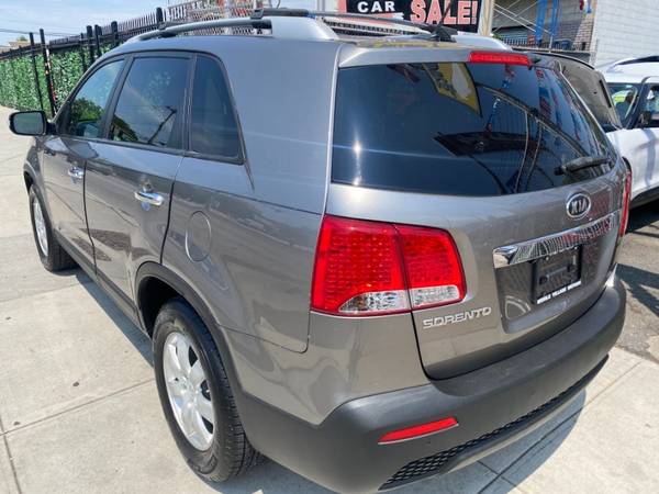 2011 Kia, dovoz USA — foto 6 z 12