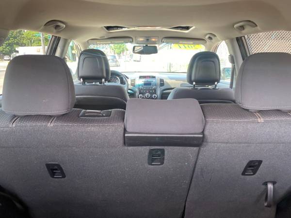 2011 Kia, dovoz USA — foto 7 z 12