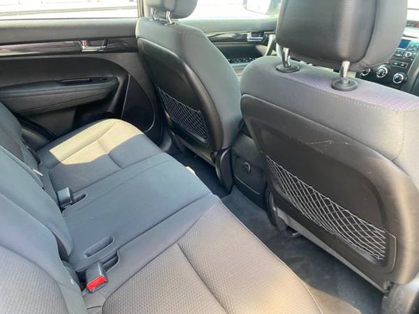 2011 Kia, dovoz USA — foto 9 z 12