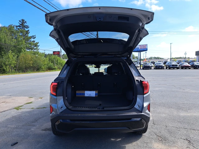 2027 GMC Terrain Elevation, šedá, 350 km, dovoz Kanada — foto 7 z 20