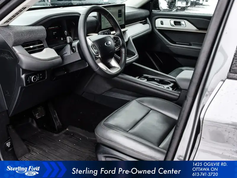 2025 Ford Explorer ACTIVE, šedá, 22 109 km, dovoz Kanada — foto 9 z 12