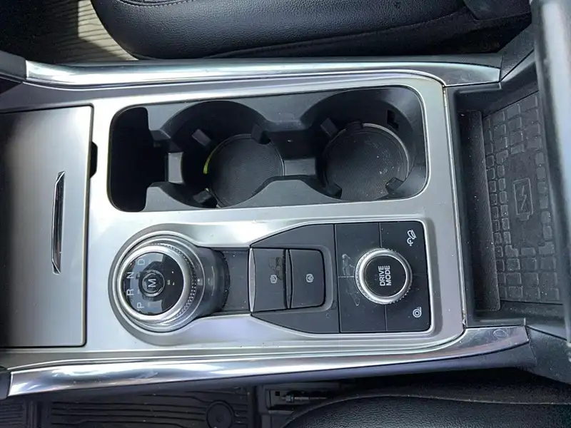 2021 Ford Explorer LIMITED, stříbrná, 68 104 km, dovoz Kanada — foto 10 z 12