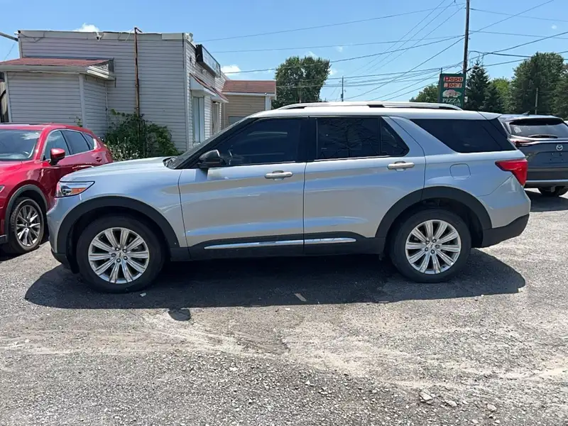 2021 Ford Explorer LIMITED, stříbrná, 68 104 km, dovoz Kanada — foto 3 z 12