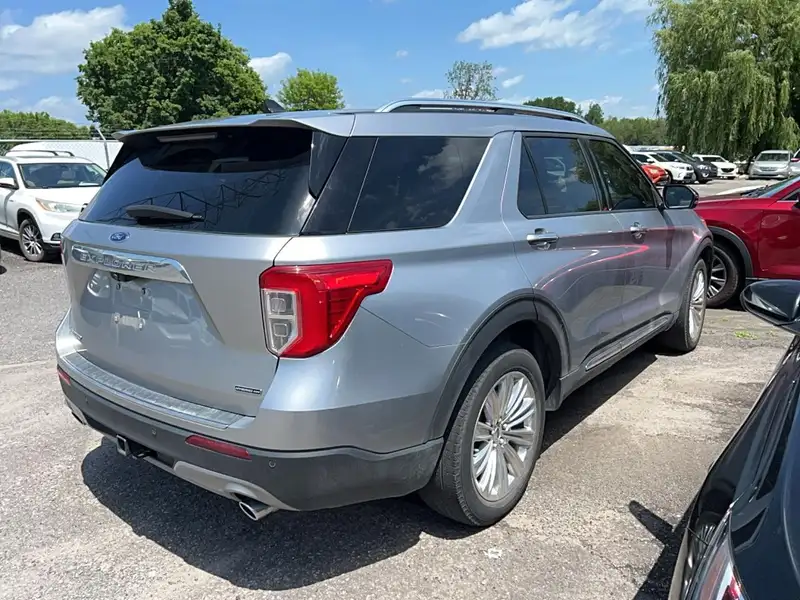 2021 Ford Explorer LIMITED, stříbrná, 68 104 km, dovoz Kanada — foto 6 z 12