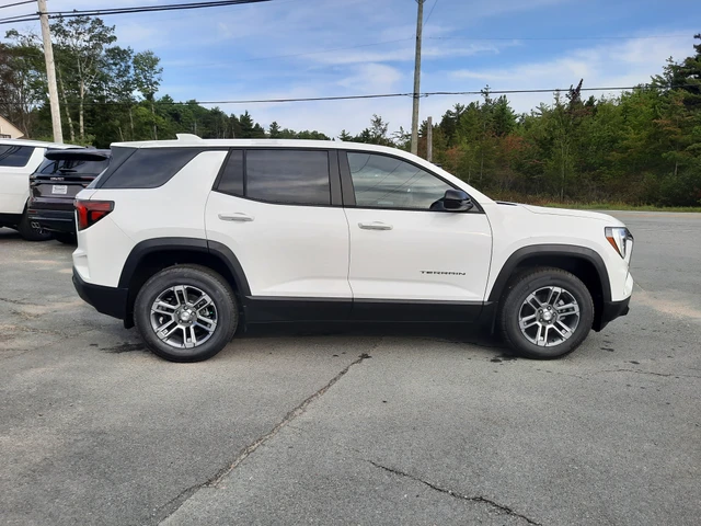 2026 GMC Terrain Elevation, bílá, 536 km, dovoz Kanada — foto 5 z 20