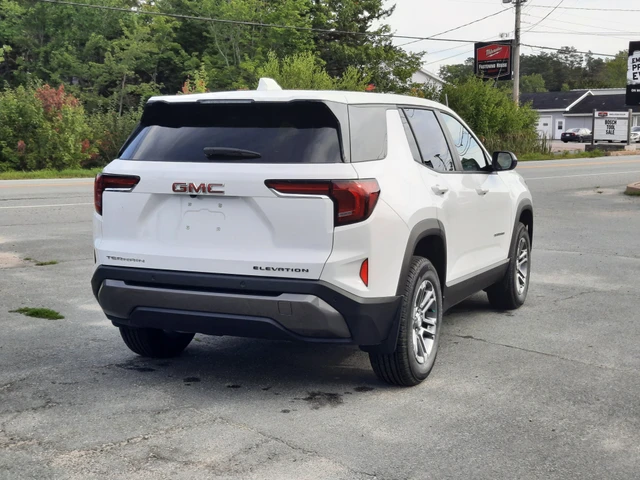 2026 GMC Terrain Elevation, bílá, 536 km, dovoz Kanada — foto 6 z 20