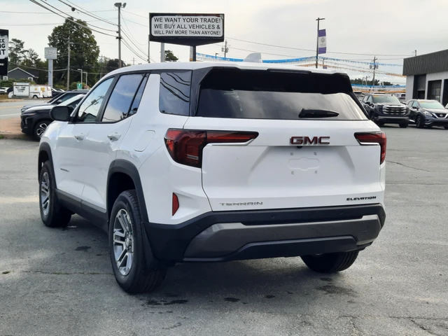 2026 GMC Terrain Elevation, bílá, 536 km, dovoz Kanada — foto 7 z 20
