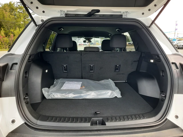 2026 GMC Terrain Elevation, bílá, 536 km, dovoz Kanada — foto 8 z 20