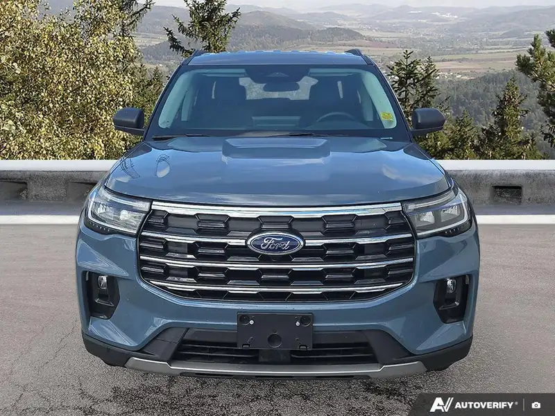 2026 Ford Explorer ACTIVE W/100A PKG, 11 621 km, dovoz Kanada — foto 2 z 12