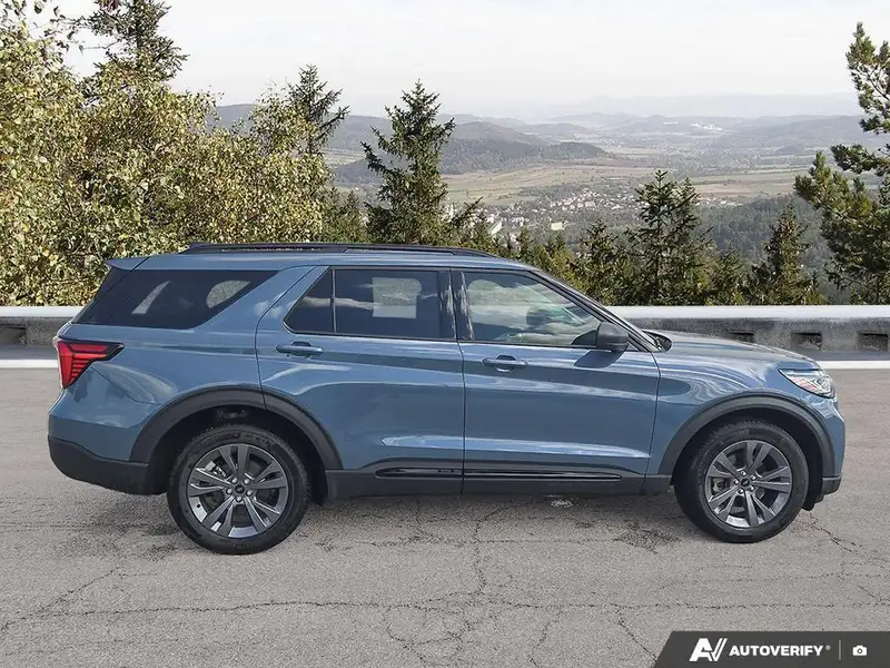 2026 Ford Explorer ACTIVE W/100A PKG, 11 621 km, dovoz Kanada — foto 3 z 12
