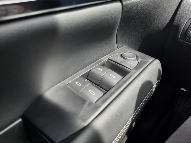 2027 GMC Terrain Elevation, bílá, dovoz Kanada — foto 11 z 20