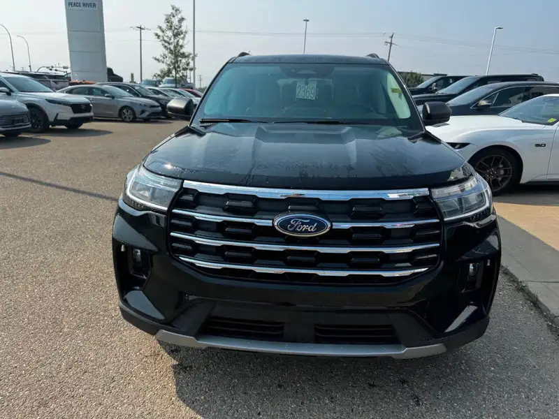 2025 Ford Explorer Active 4WD, černá, 58 083 km, dovoz Kanada — foto 2 z 12